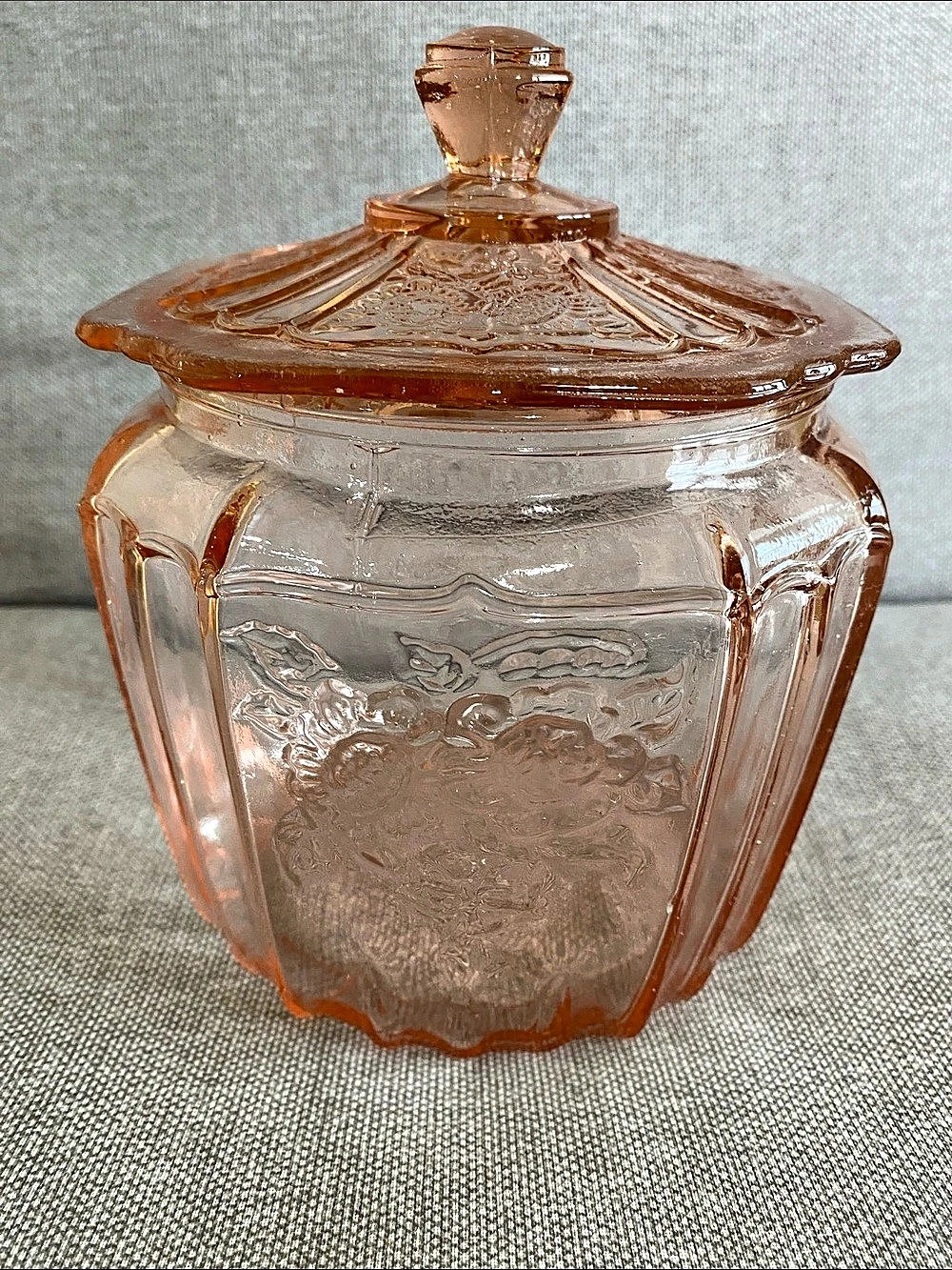 Anchor Hocking Mayfair Open Rose Cookie Jar with Lid, Pink